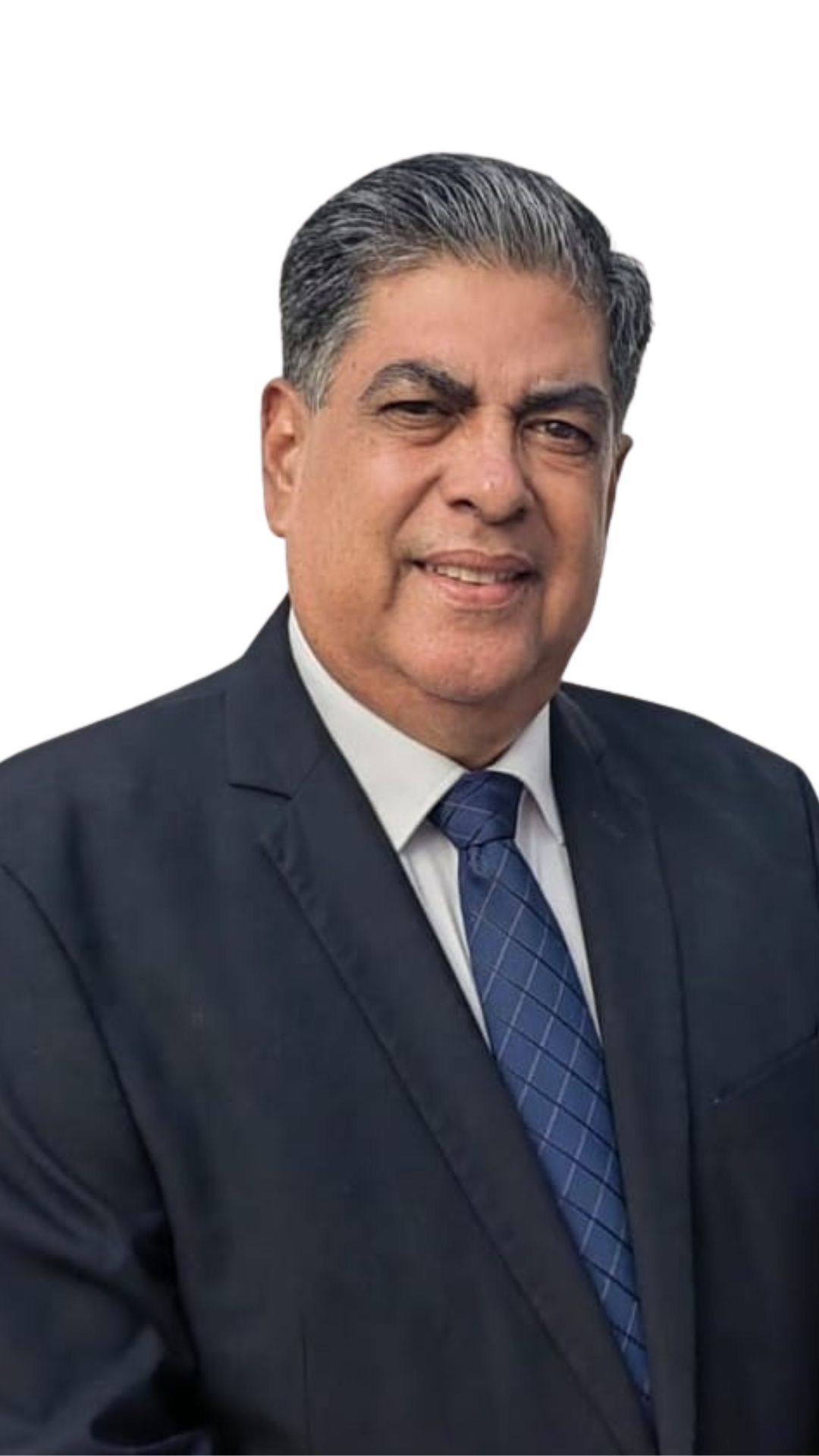 C.P.C. JULIO ALBERTO CRUZ PERALES